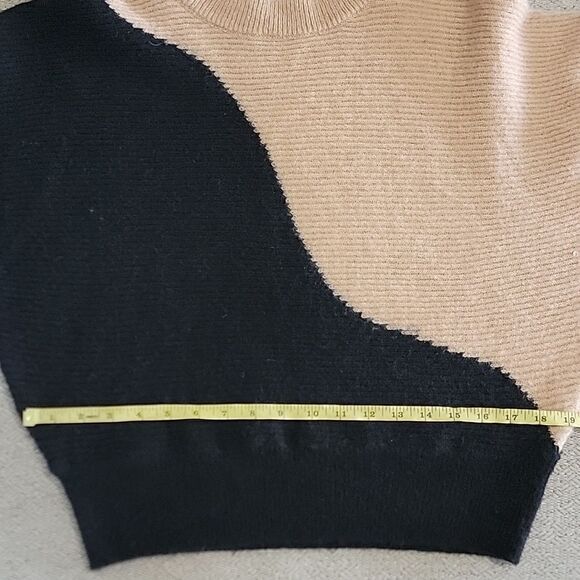 Vestique Dichotomy Black and Camel Brown Wave Design Fuzzy Sweater - Size Large - Picture 7 of 14